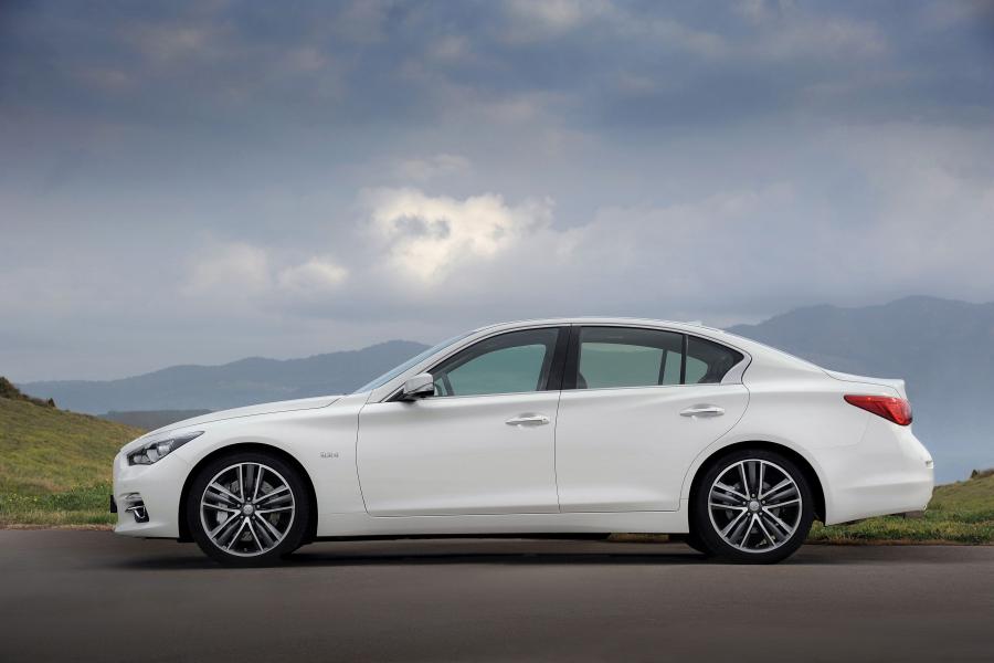  Infiniti Q50 2013 года  (EU) (фото 5 из 14)